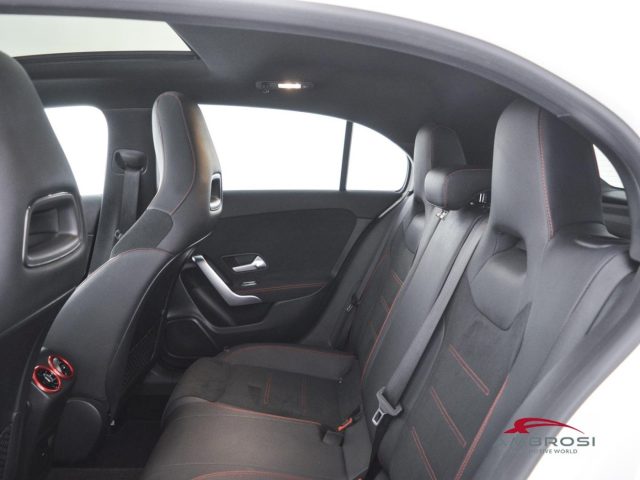 MERCEDES-BENZ CLA usata 9