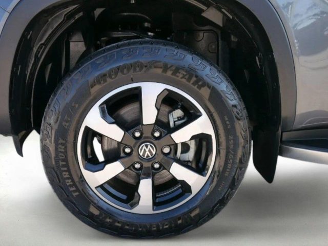VOLKSWAGEN Amarok usata, con Autoradio
