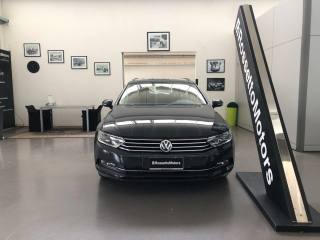 VOLKSWAGEN Passat Variant usata, con Airbag laterali