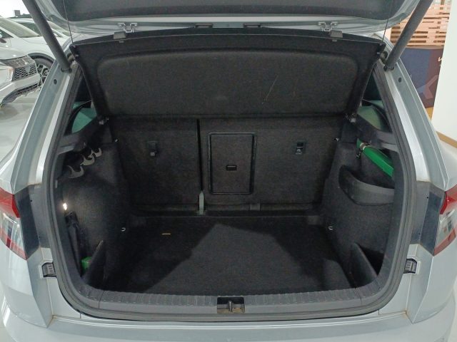 SKODA Karoq usata, con Fendinebbia