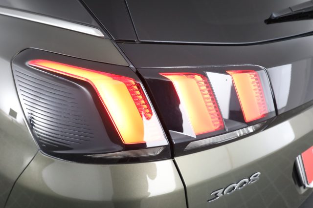 PEUGEOT 3008 usata 9