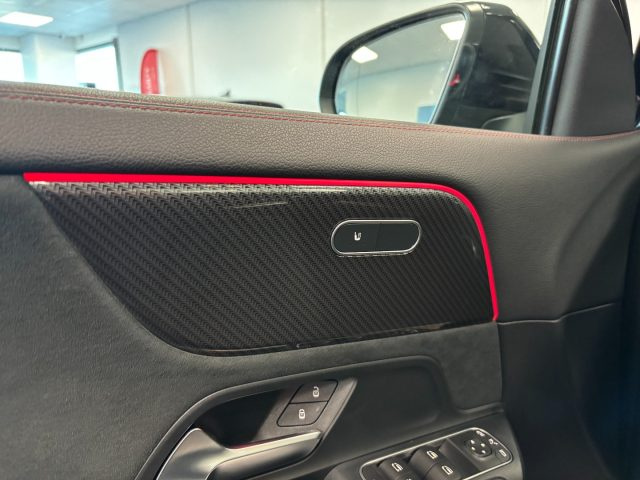 MERCEDES-BENZ GLA 180 usata, con Touch screen