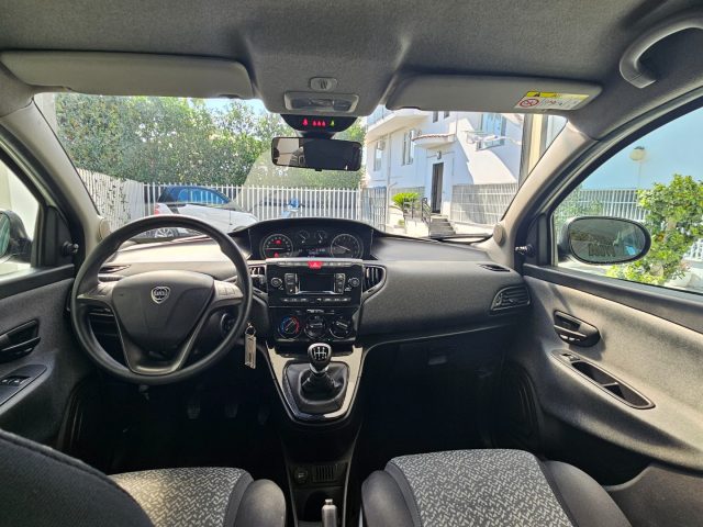 LANCIA Ypsilon usata, con ESP
