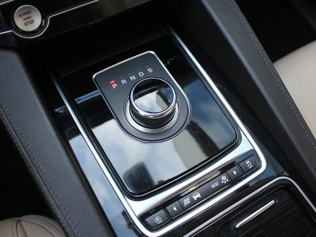 JAGUAR F-Pace usata, con Luci diurne LED