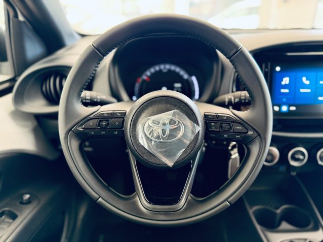 TOYOTA Aygo X usata, con USB
