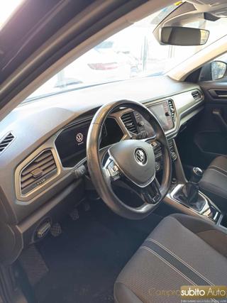VOLKSWAGEN T-Roc usata 24