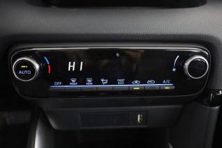 TOYOTA Yaris usata 8