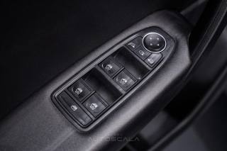 RENAULT Captur usata, con Controllo automatico clima