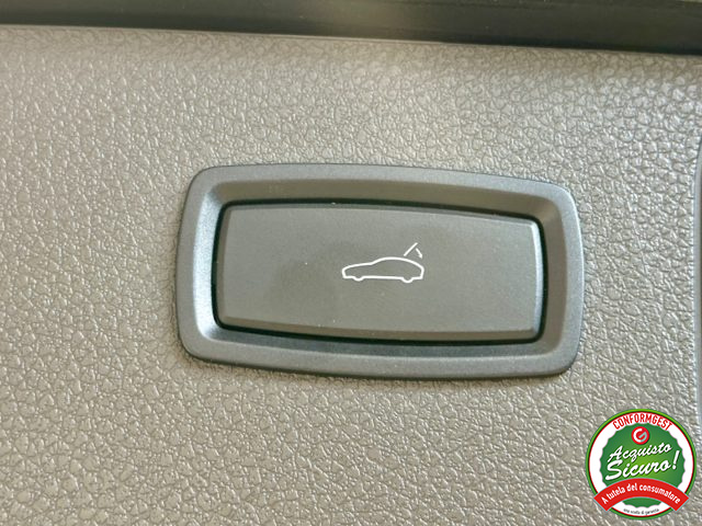 PORSCHE Macan usata, con Touch screen
