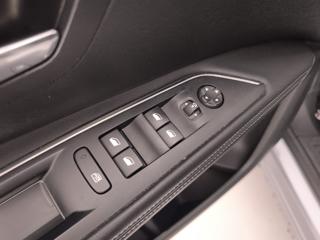 PEUGEOT 3008 usata, con Touch screen