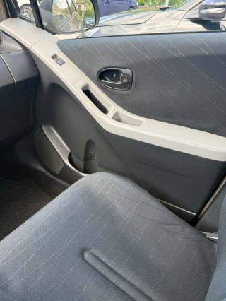 TOYOTA Yaris usata 17