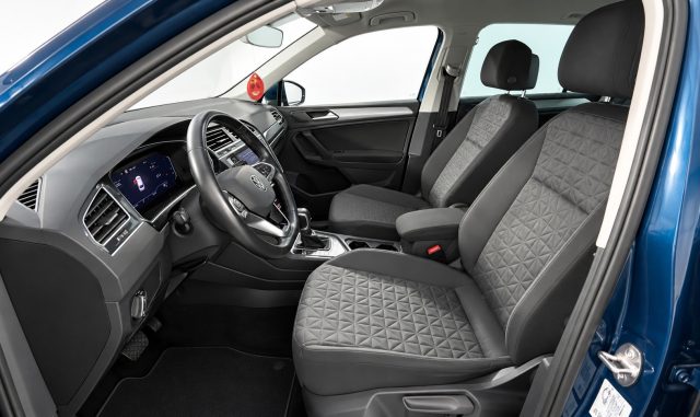 VOLKSWAGEN Tiguan usata, con Autoradio