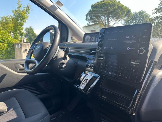 HYUNDAI Staria usata, con Cruise Control