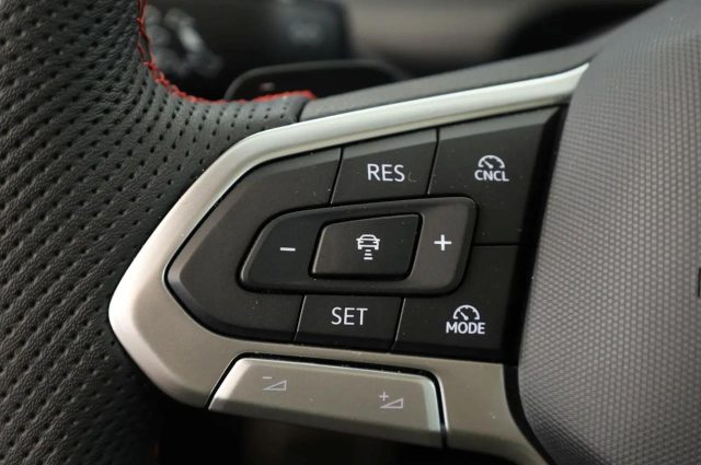 VOLKSWAGEN Golf GTI usata, con USB