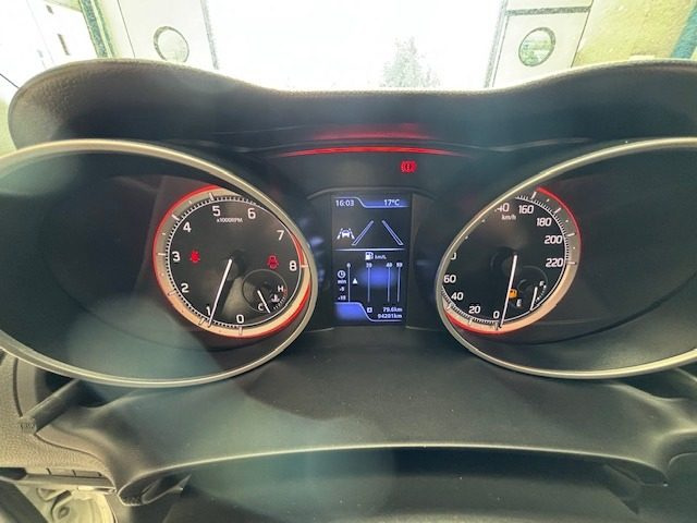 SUZUKI Swift usata, con Autoradio digitale