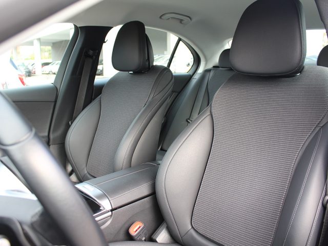 MERCEDES-BENZ C 200 usata, con Controllo automatico clima