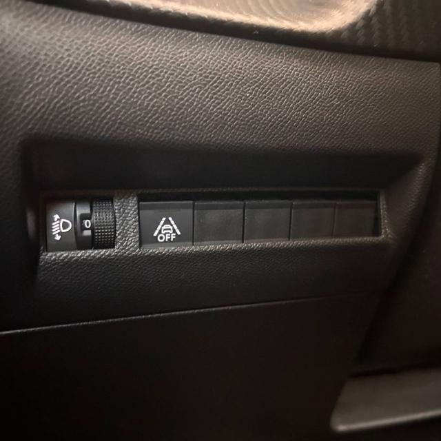 PEUGEOT 208 usata, con Controllo elettronico della corsia