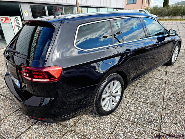 VOLKSWAGEN Passat Variant usata, con Cerchi in lega