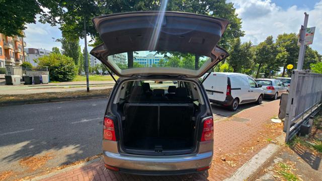 VOLKSWAGEN Touran usata, con ESP