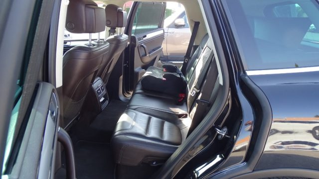 VOLKSWAGEN Touareg usata, con Fari Xenon