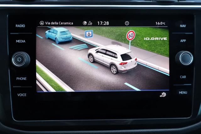 VOLKSWAGEN Tiguan usata, con USB