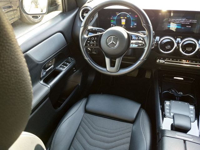 MERCEDES-BENZ GLA 250 usata, con Controllo automatico clima