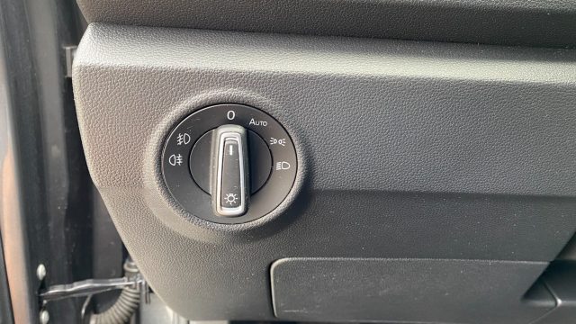 VOLKSWAGEN T-Roc usata, con Volante in pelle