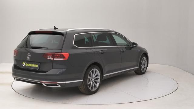 VOLKSWAGEN Passat Variant usata, con Alzacristalli elettrici