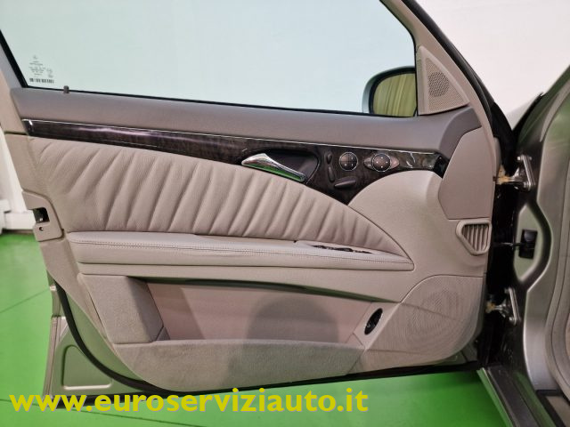 MERCEDES-BENZ E 320 usata 37