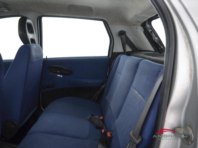 FIAT Punto usata 9