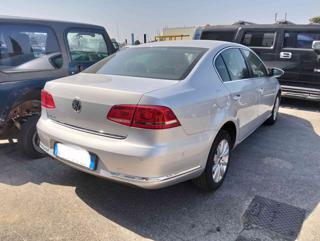 VOLKSWAGEN Passat usata 2