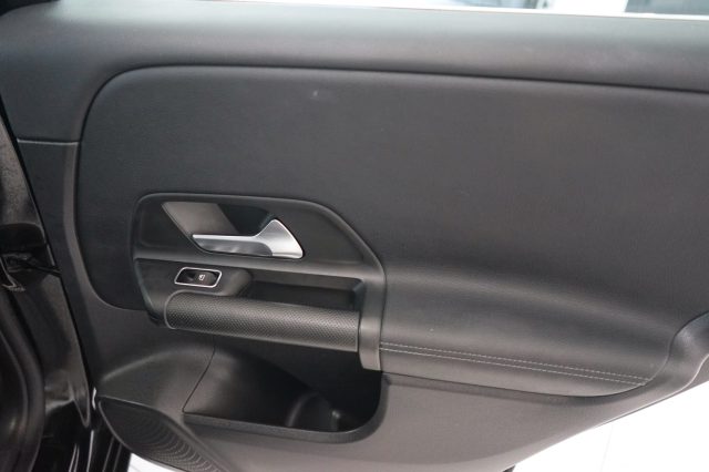 MERCEDES-BENZ B 180 usata, con Monitoraggio pressione pneumatici