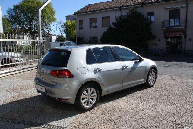 VOLKSWAGEN Golf usata, con Autoradio