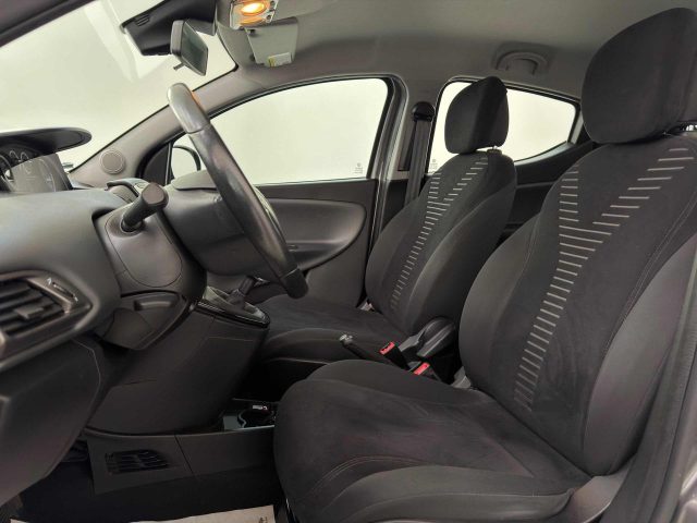 LANCIA Ypsilon usata, con Fendinebbia