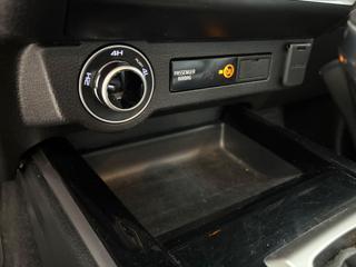 ISUZU D-Max usata, con USB