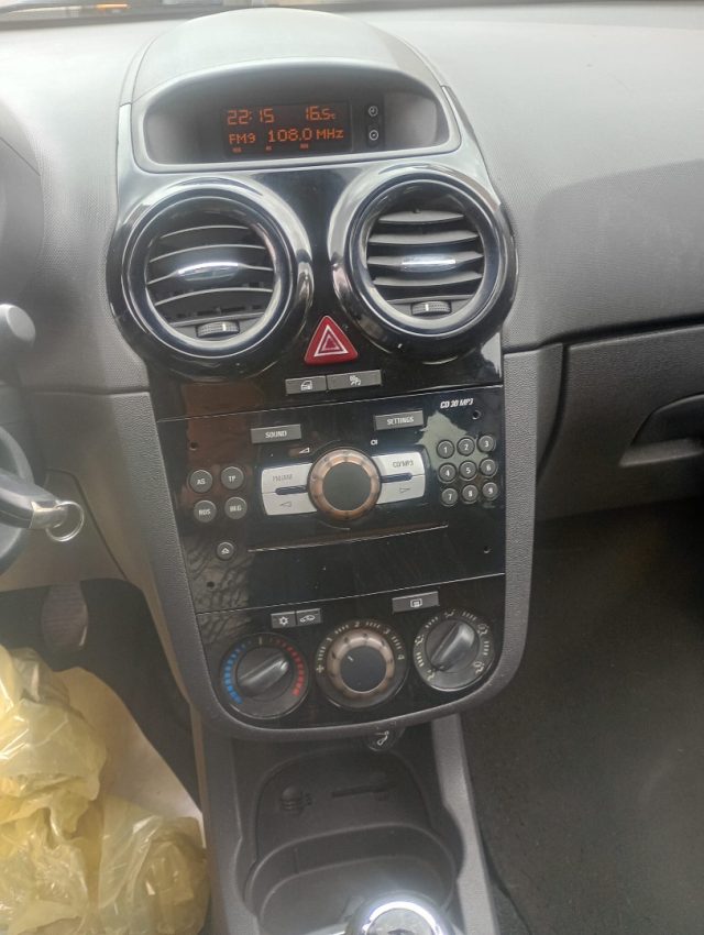 OPEL Corsa usata, con ESP