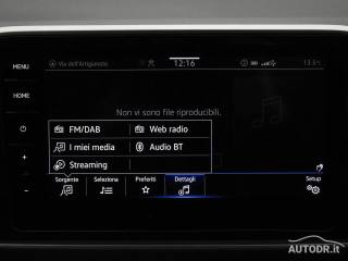 VOLKSWAGEN T-Roc usata, con Sensori di parcheggio anteriori