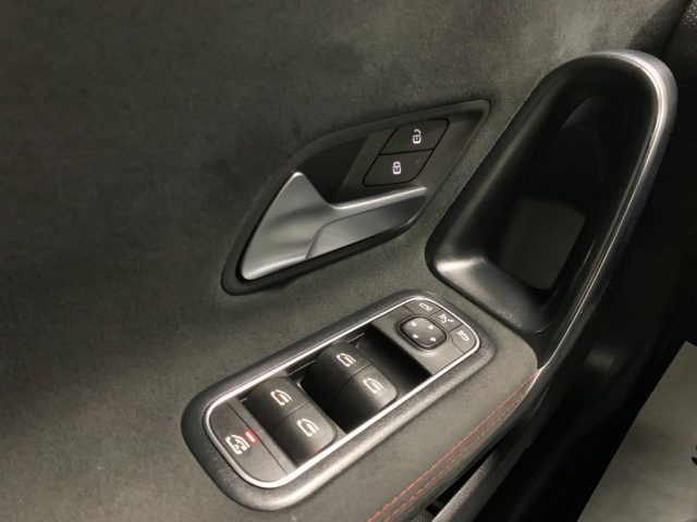 MERCEDES-BENZ A 180 usata, con Fari LED