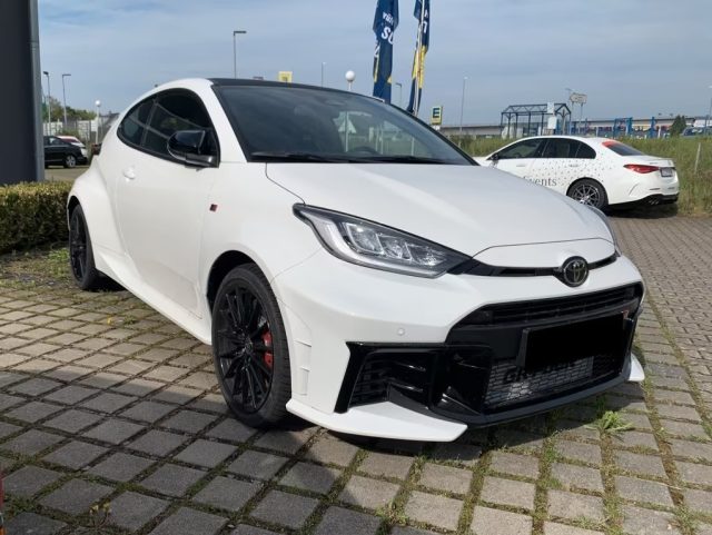 TOYOTA Yaris usata, con Airbag laterali