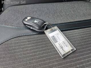 PEUGEOT 5008 usata, con Fendinebbia