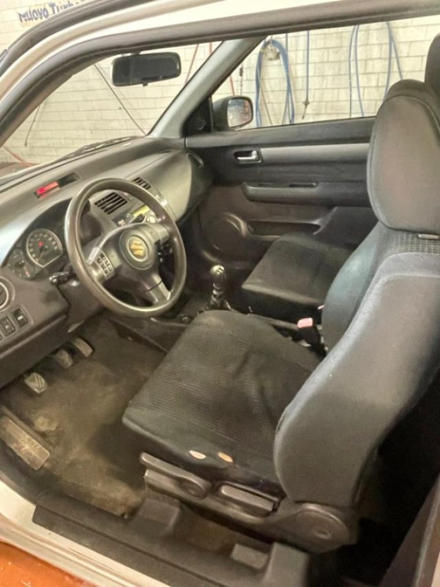 SUZUKI Swift usata, con Autoradio