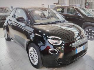 FIAT 500e Berlina 42 kWh KM 320