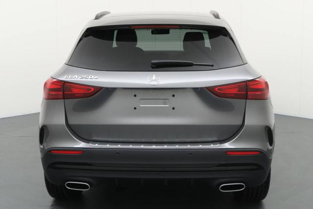 MERCEDES-BENZ GLA 250 usata, con Autoradio