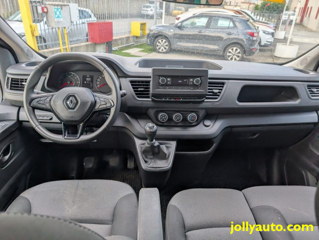 RENAULT Trafic usata 25