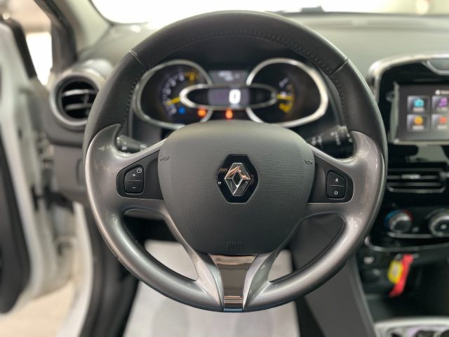 RENAULT Clio usata, con Specchietti laterali elettrici