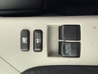 TOYOTA Yaris usata 18