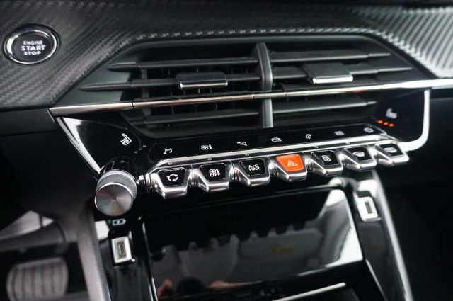 PEUGEOT 2008 usata, con Controllo automatico clima