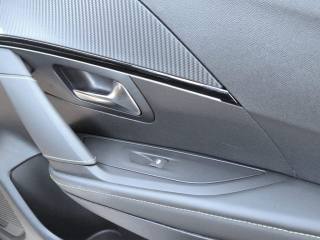 PEUGEOT 208 usata, con Autoradio digitale