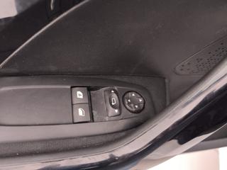 PEUGEOT 208 usata, con Autoradio digitale