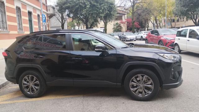 TOYOTA RAV 4 MY23 usata, con Alzacristalli elettrici